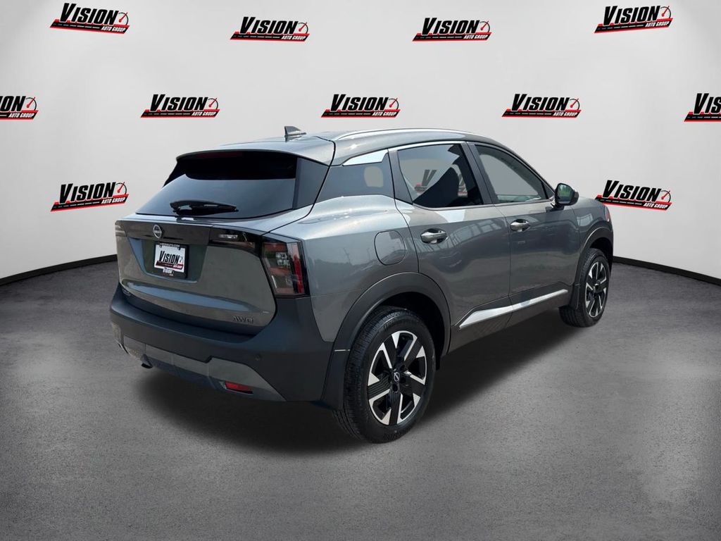 2025 Nissan Kicks SV photo 5