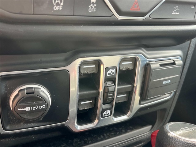 2021 Jeep Gladiator Sport photo 32