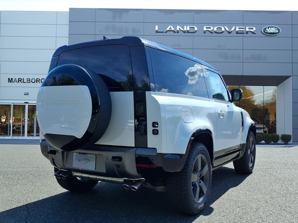 2026 Land Rover Defender 90 V8 photo 2