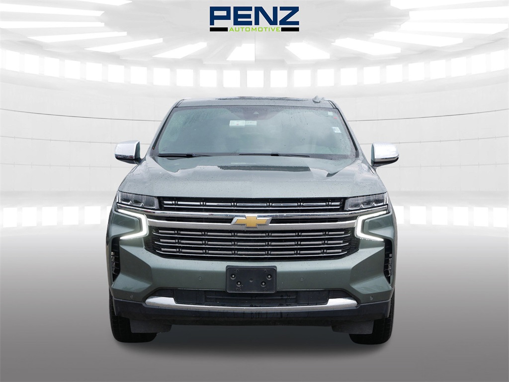 2023 Chevrolet Suburban Premier photo 2