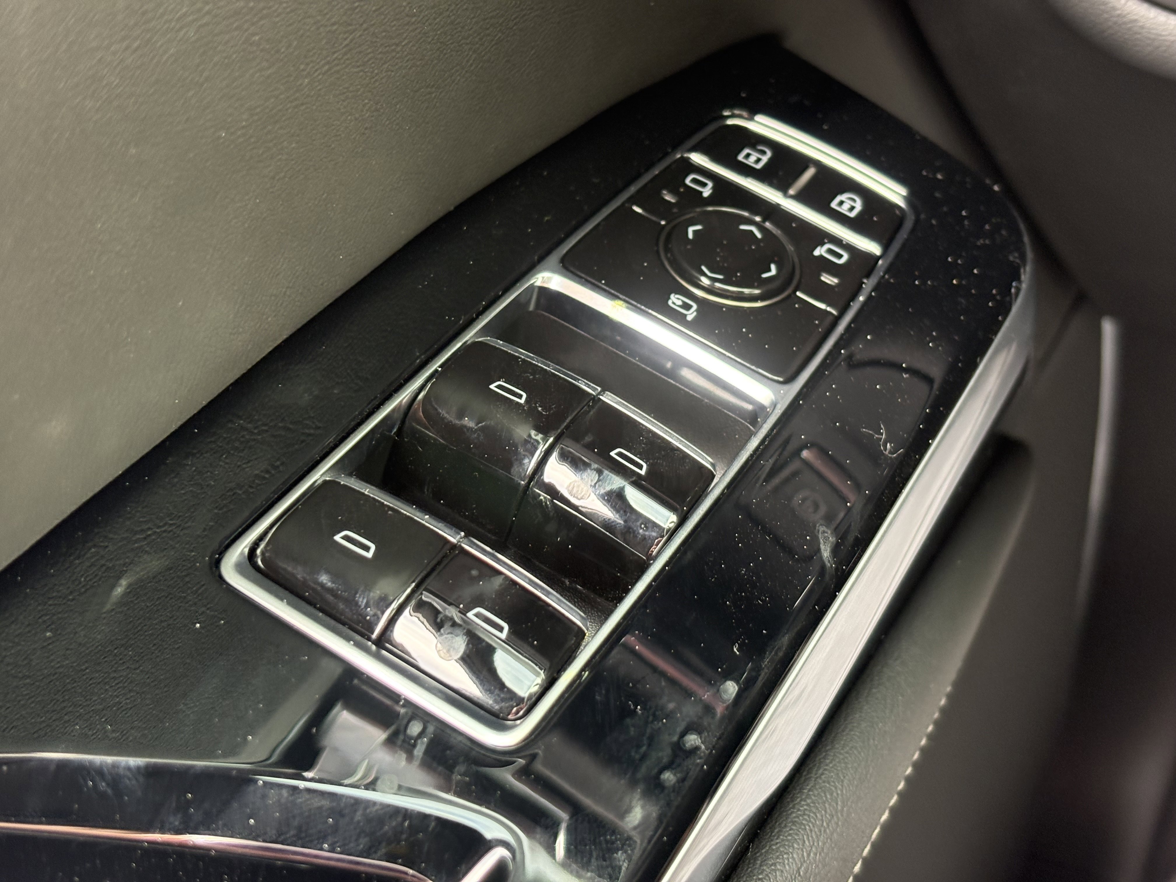 2025 Cadillac Escalade ESV Premium Luxury photo 9