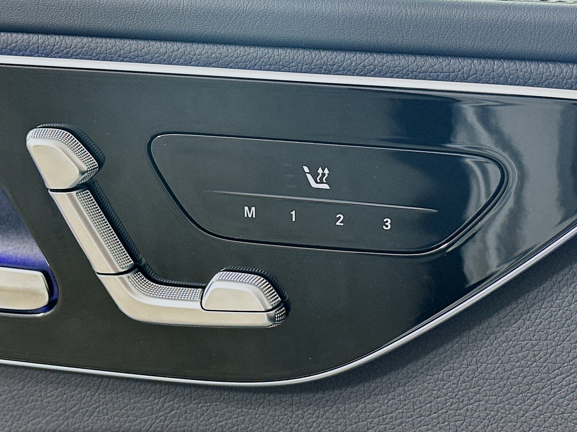 2025 Mercedes Benz C 300 4MATIC Sedan photo 25