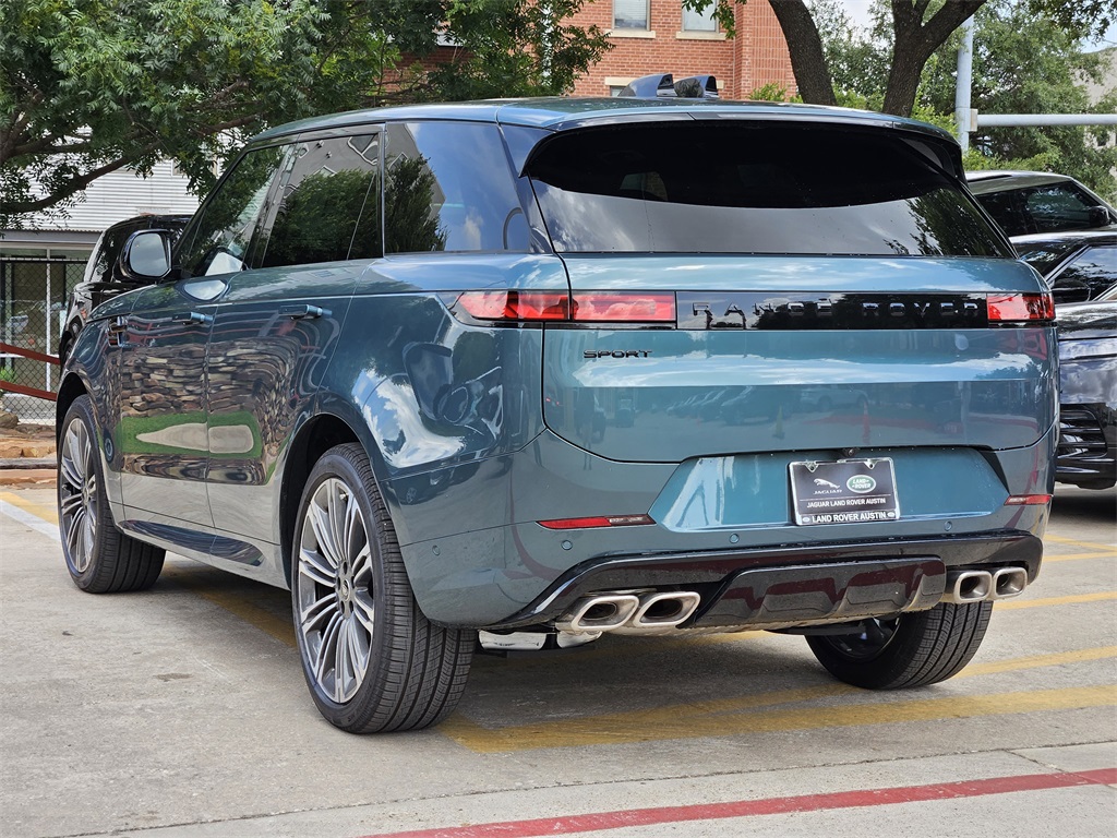 2025 Land Rover Range Rover Sport SE photo 5