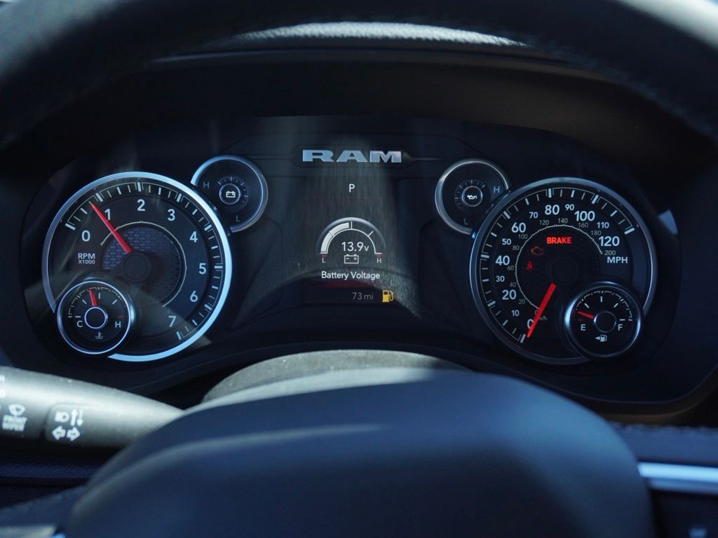 New 2025 Diamond Black Crystal Pearl-Coat Exterior Paint RAM Big Horn Sport Appearance Edition image 15