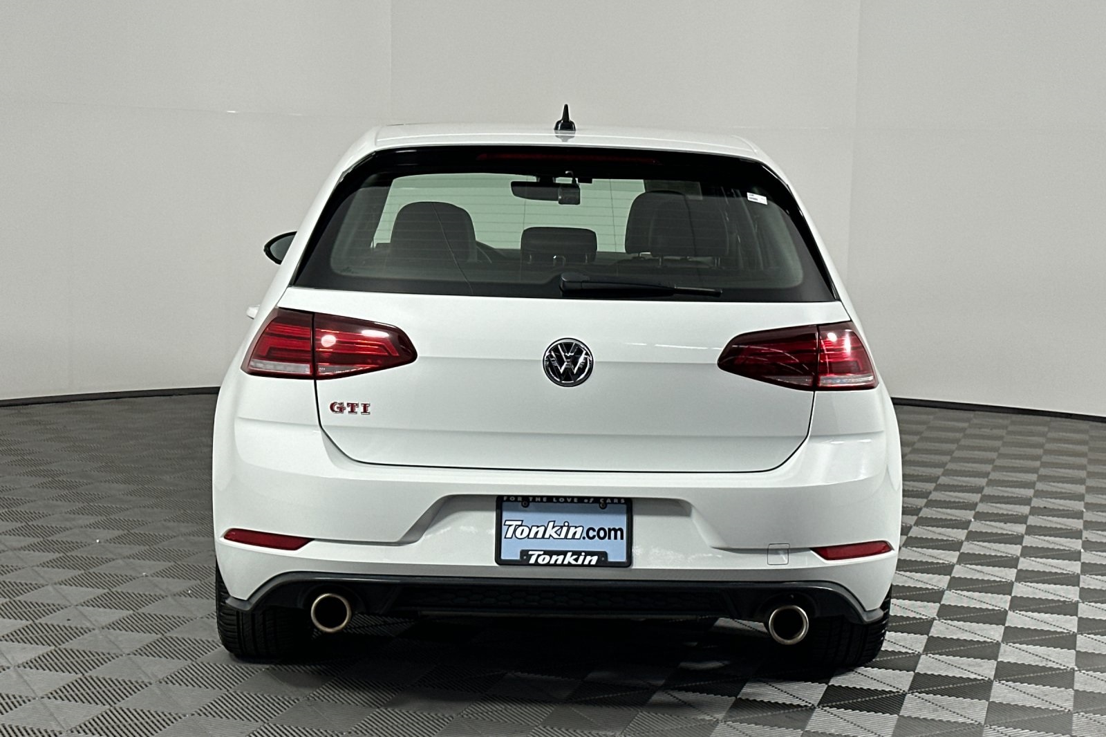 2019 Volkswagen Golf GTI SE photo 5