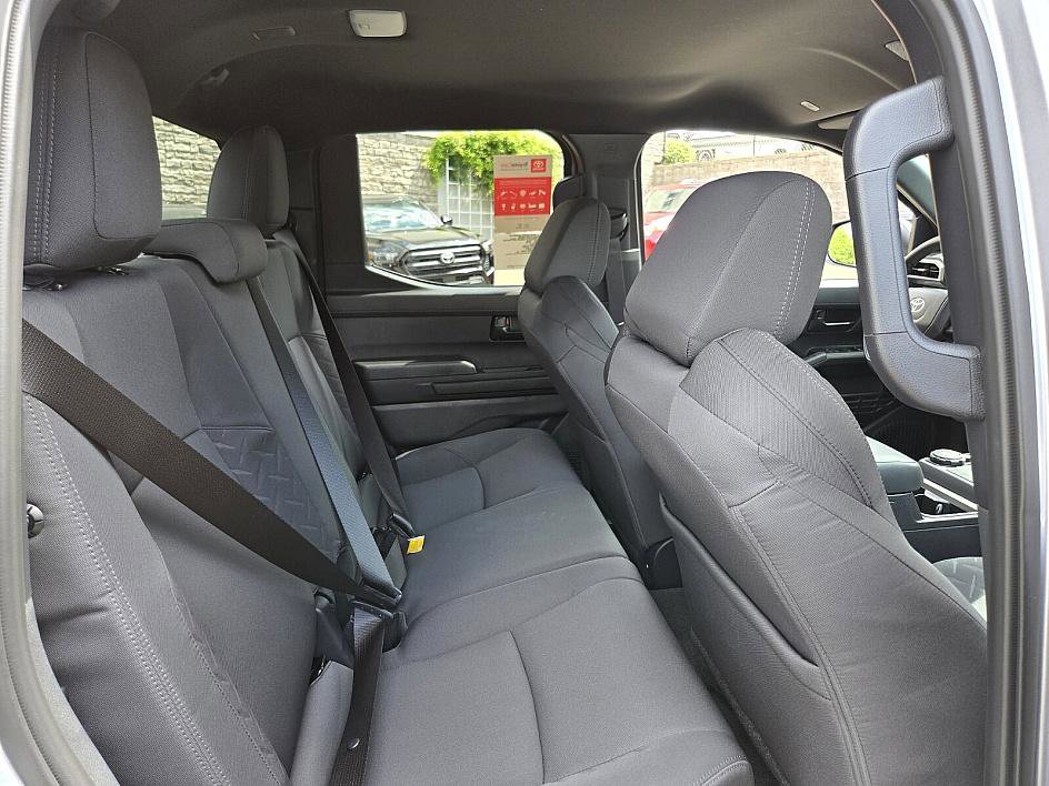 2025 Toyota Tacoma SR5 photo 16