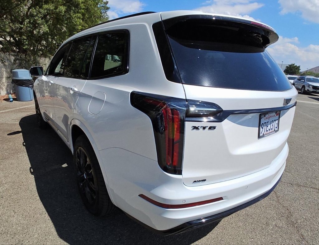 2024 Cadillac XT6 Sport photo 3