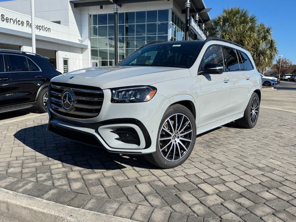 2025 Mercedes Benz GLS 450 4MATIC photo 2