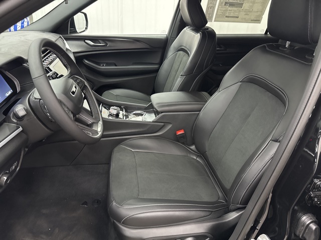 2025 Jeep Grand Cherokee Altitude X photo 4