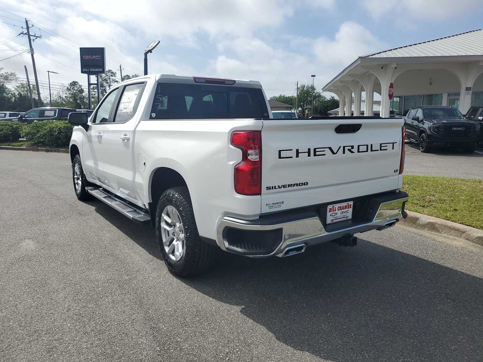 2025 Chevrolet Silverado 1500 LT photo 3