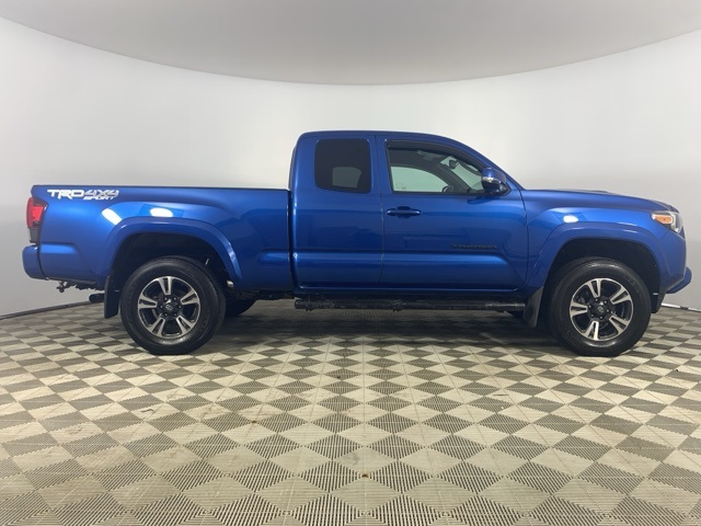 2018 Toyota Tacoma TRD Sport 4x4 Access Cab photo 8