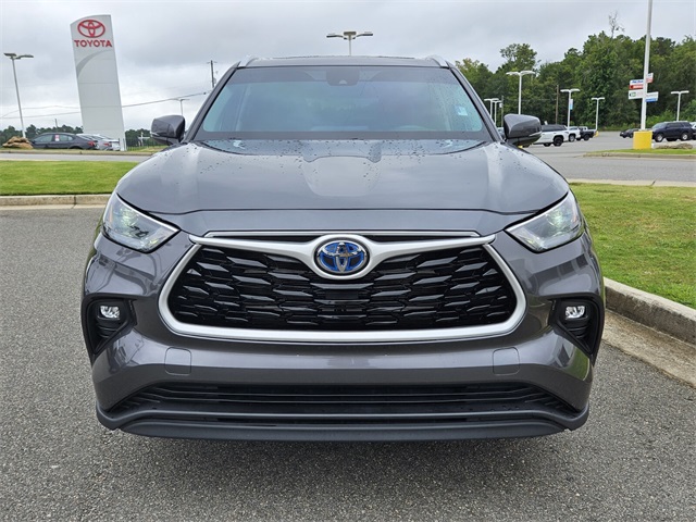 2024 Toyota Highlander Hybrid XLE photo 2