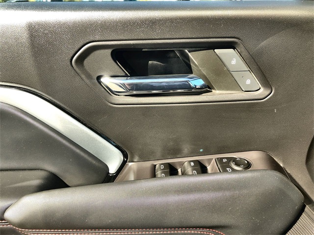 2023 Chevrolet Colorado Z71 photo 5