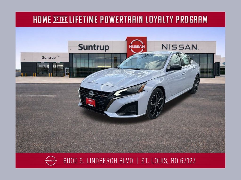 2025 Nissan Altima SR's photo