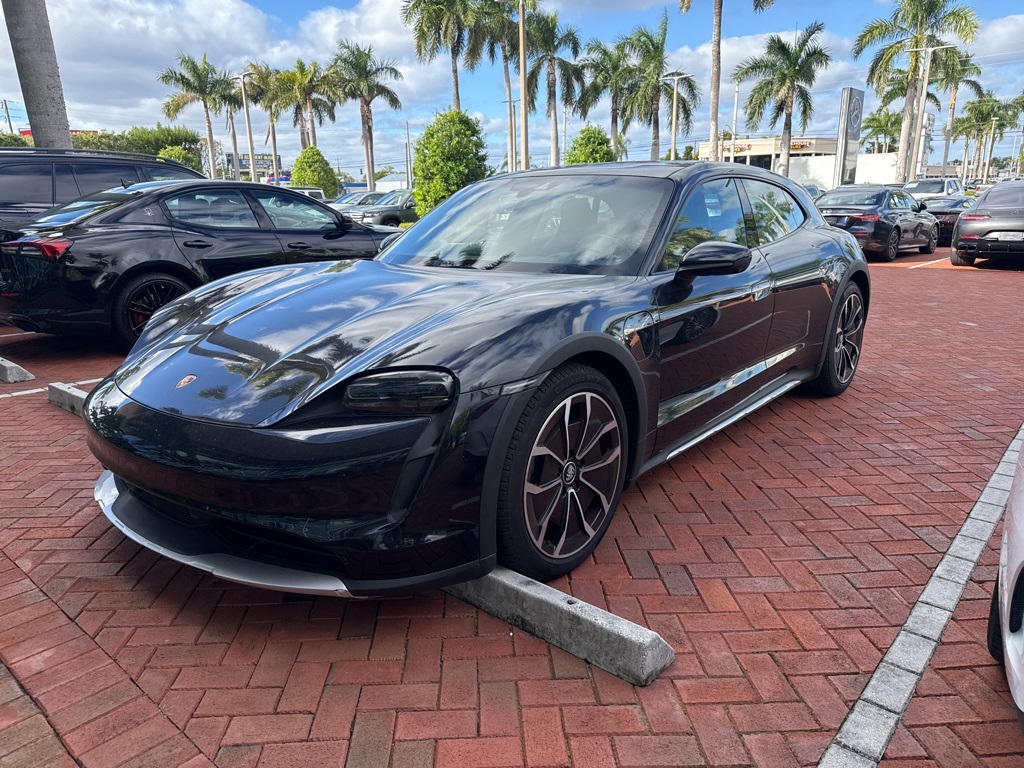 2023 Porsche Taycan Base's photo