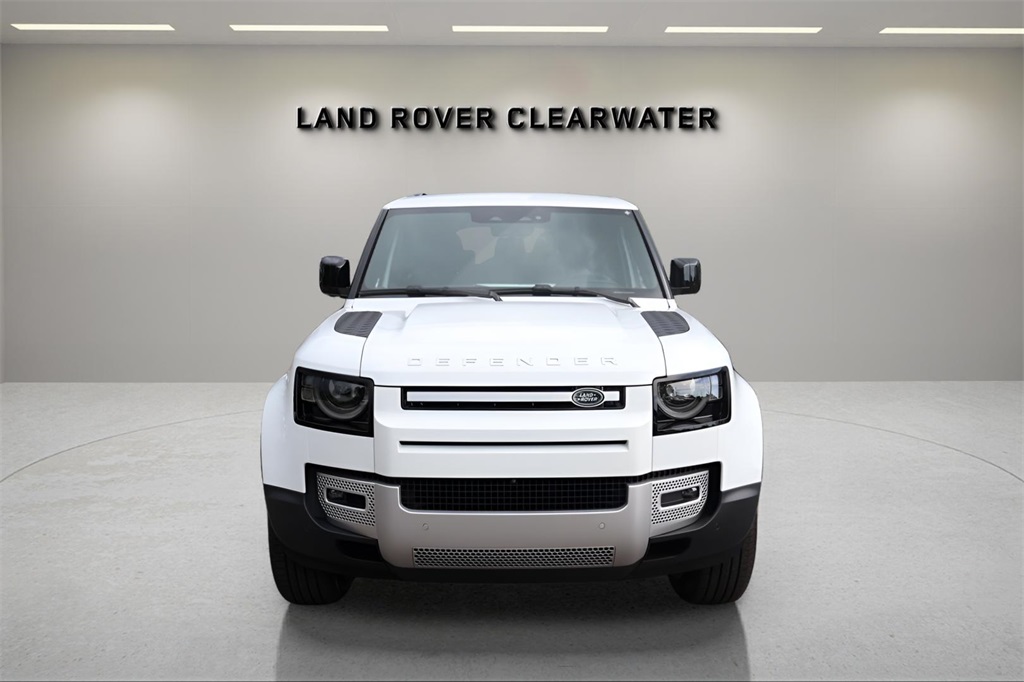 2025 Land Rover Defender 90 S photo 8