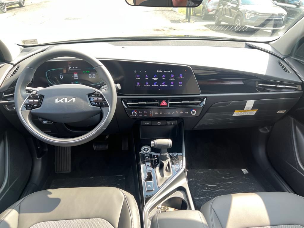 2025 Kia Niro EX photo 23