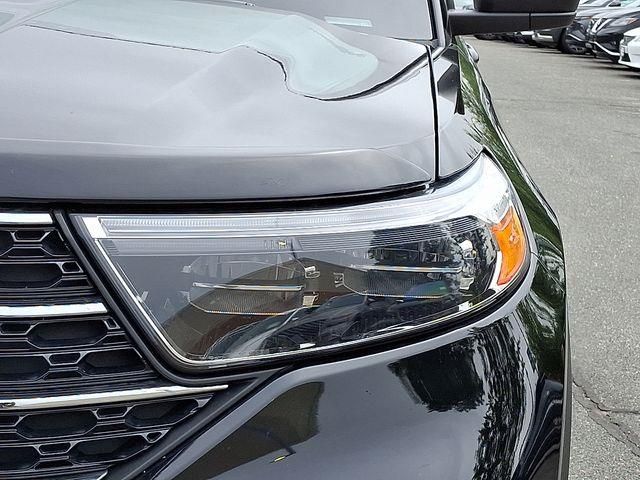 2023 Ford Explorer XLT photo 9