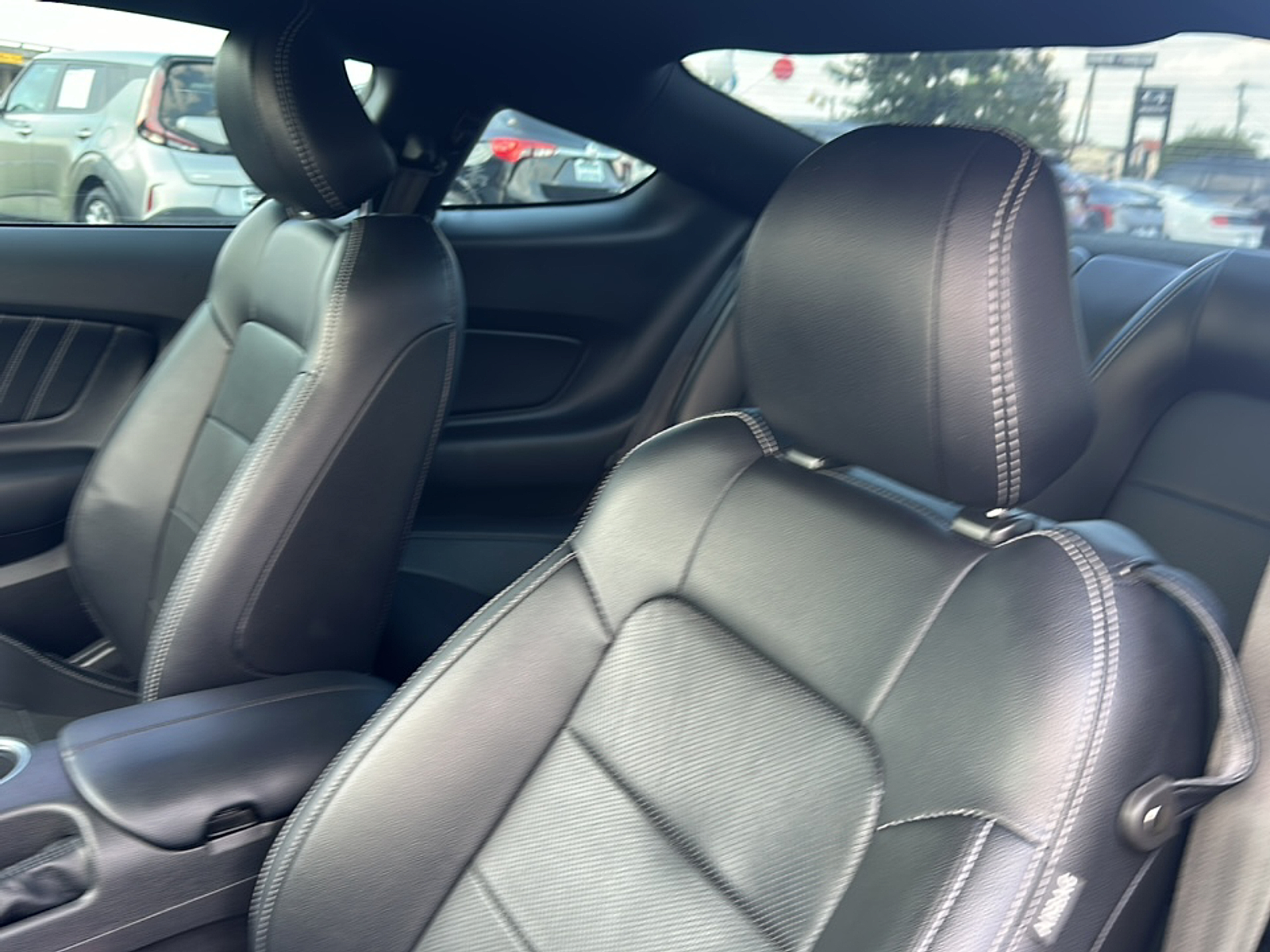 2019 Ford Mustang EcoBoost Premium photo 2