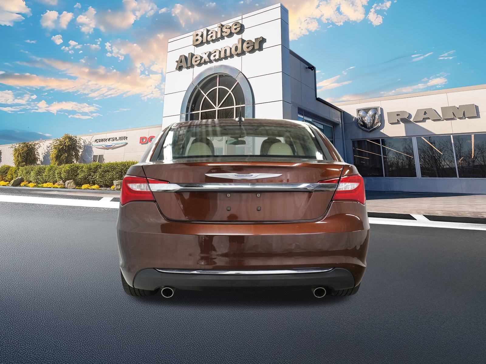 2012 Chrysler 200 Limited photo 4