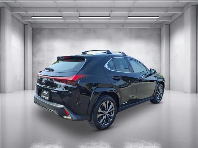 2022 Lexus UX 250h F SPORT photo 3