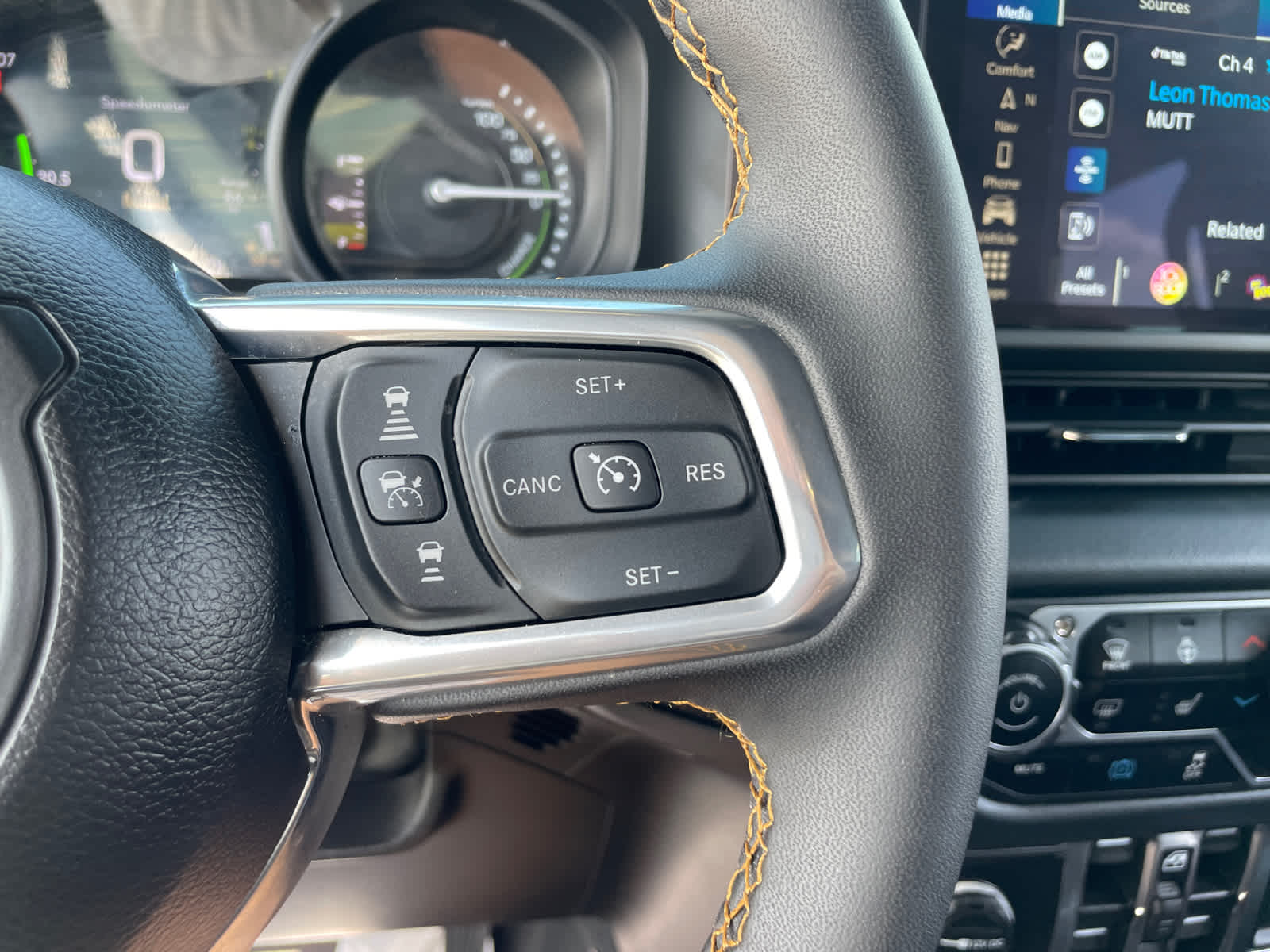 2024 Jeep Wrangler 4xe Sahara photo 22