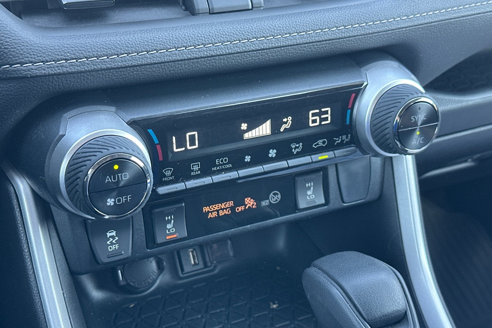 2022 Toyota RAV4 Hybrid XLE photo 23