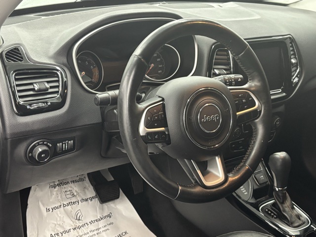 2017 Jeep Compass Limited photo 11