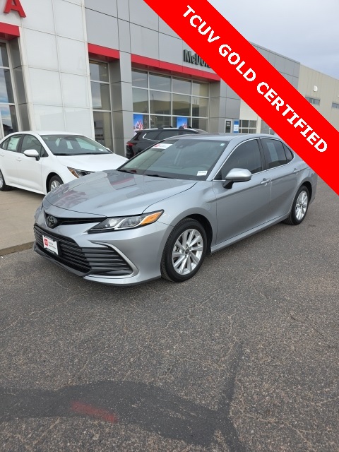 2023 Toyota Camry LE's photo