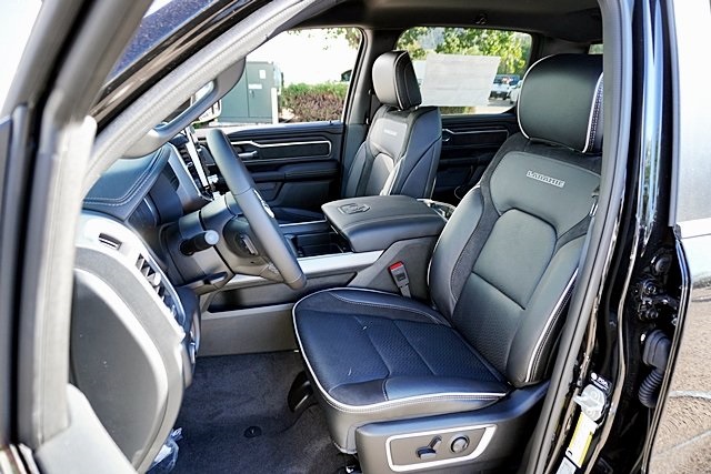 New 2026 Diamond Black Crystal Pearl-Coat Exterior Paint RAM Laramie image 18