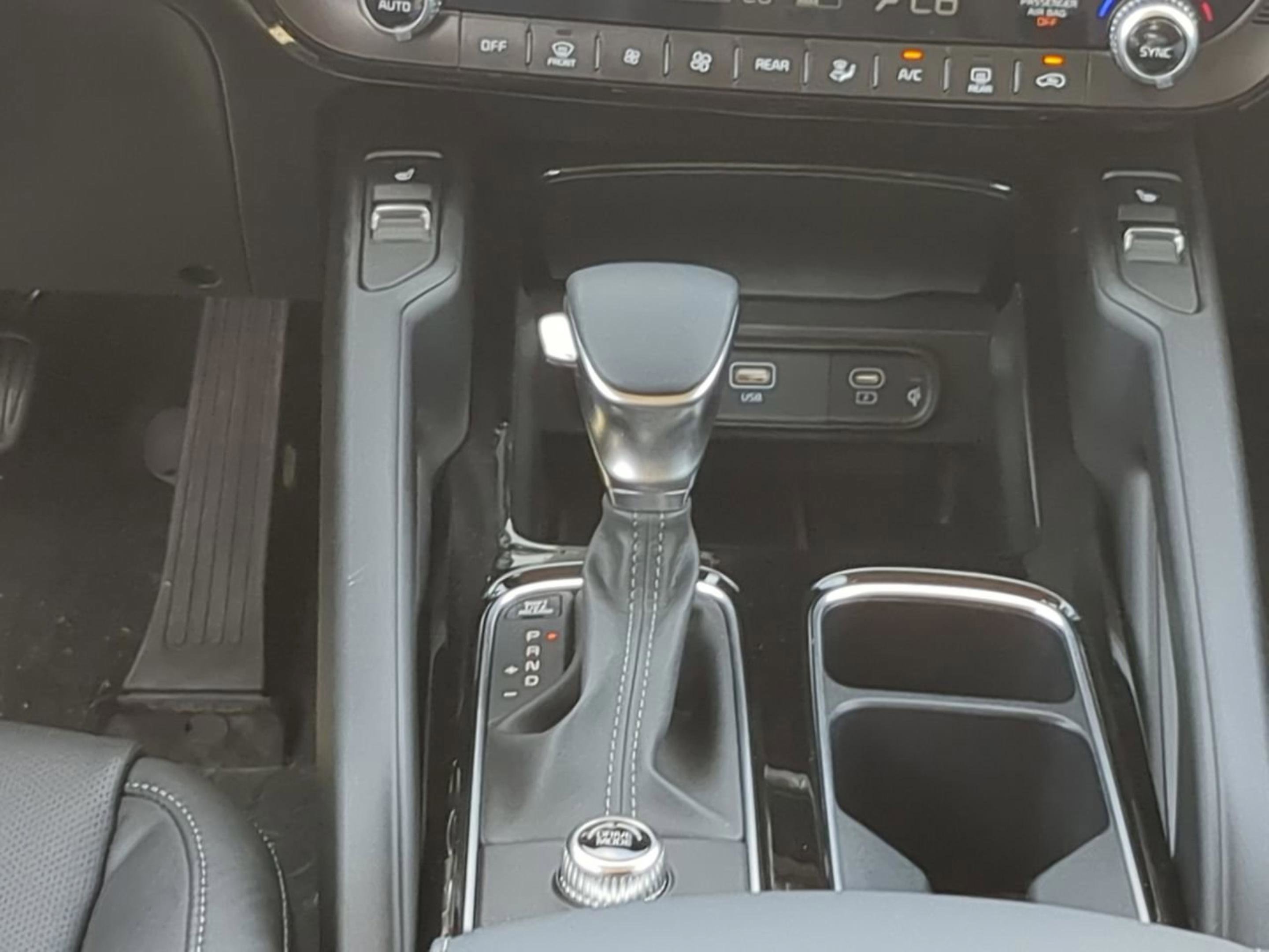 2025 Kia Telluride S photo 18