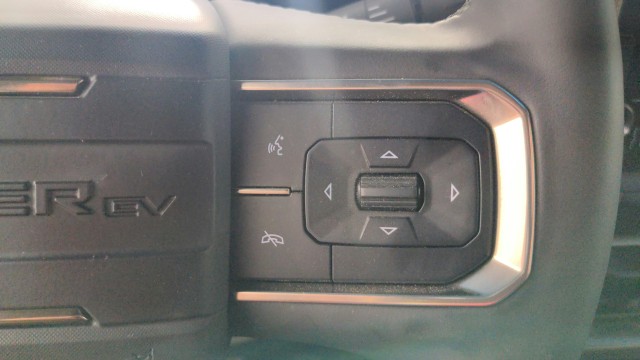 Used 2025 Void Black GMC 2X image 18