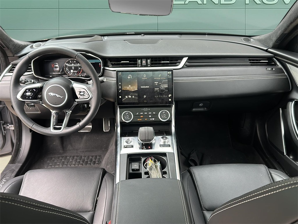2024 Jaguar XF P300 R-Dynamic SE photo 10