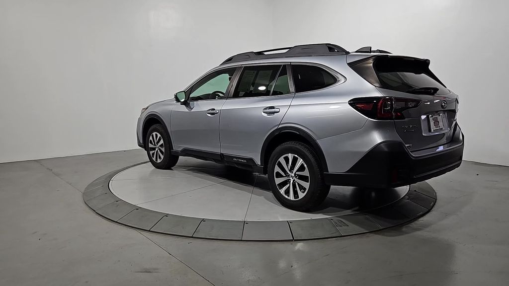 2022 Subaru Outback Premium photo 3
