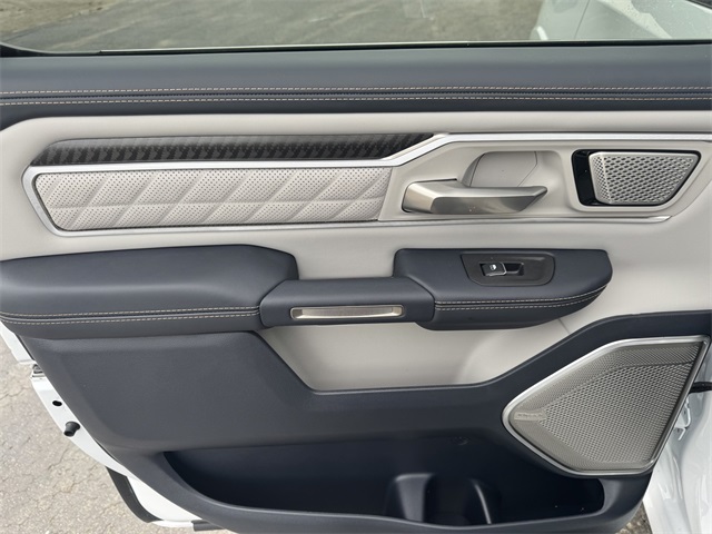 2025 Ram 1500 photo 18