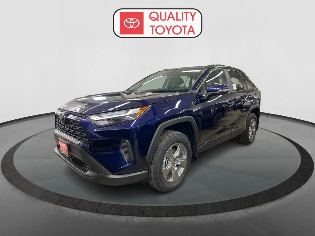 2025 Toyota RAV4 XLE's photo