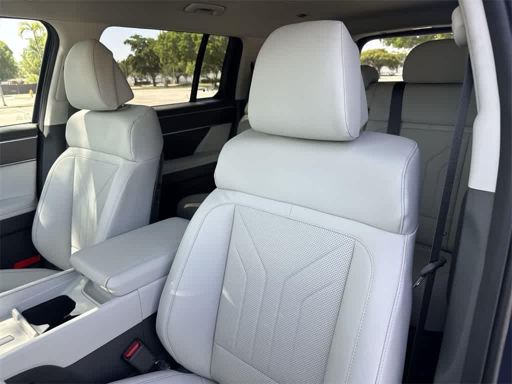 2026 Hyundai Santa Fe SEL photo 11