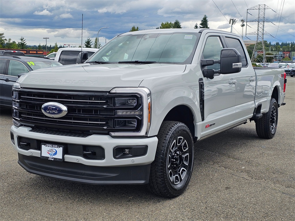2025 Ford F-350 Platinum photo 3