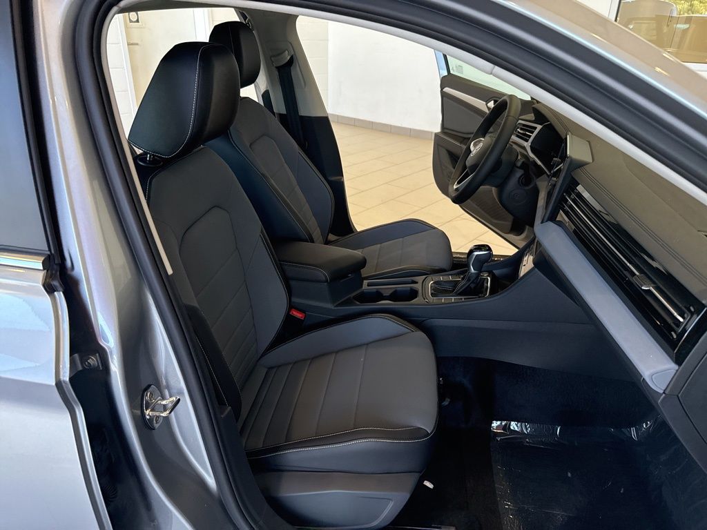 2025 Volkswagen Jetta 1.5T SE photo 12