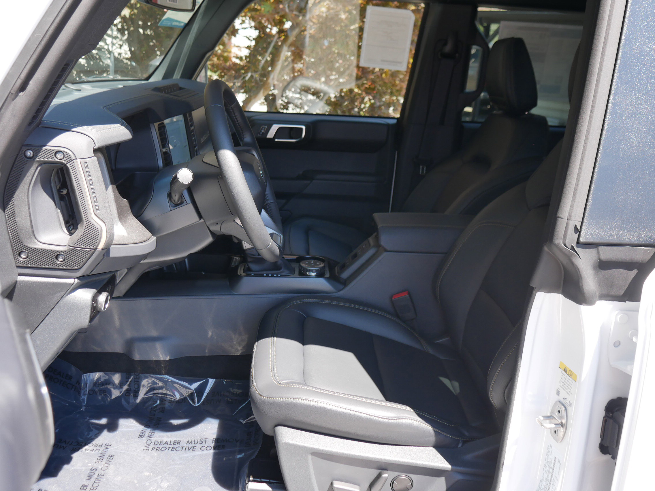 2025 Ford Bronco Badlands photo 3