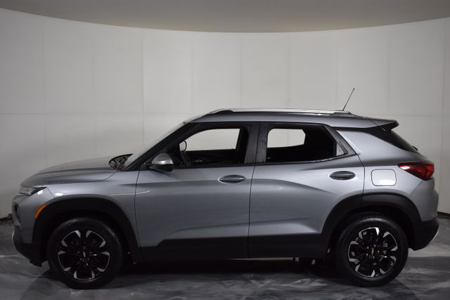 2023 Chevrolet Trailblazer LT photo 2