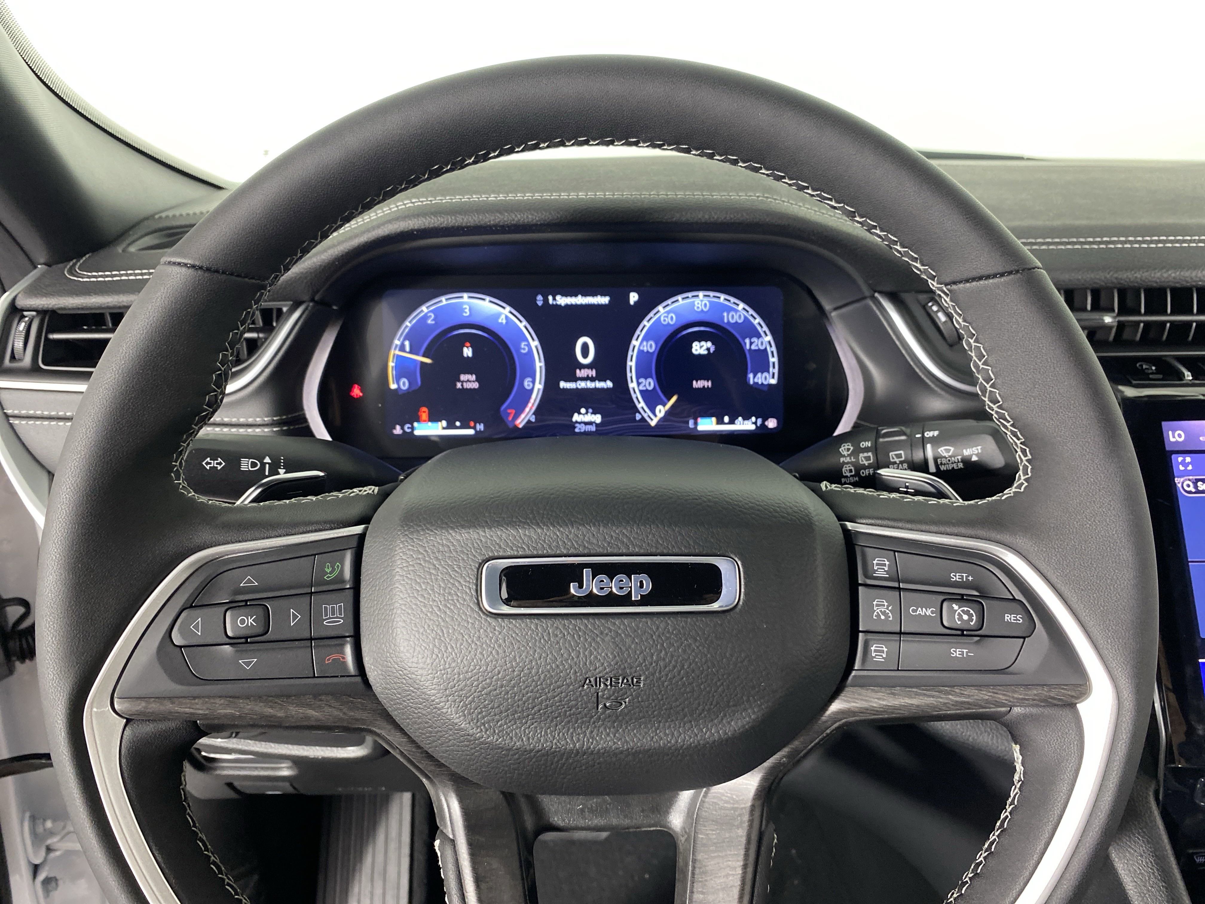 2025 Jeep Grand Cherokee Limited photo 5
