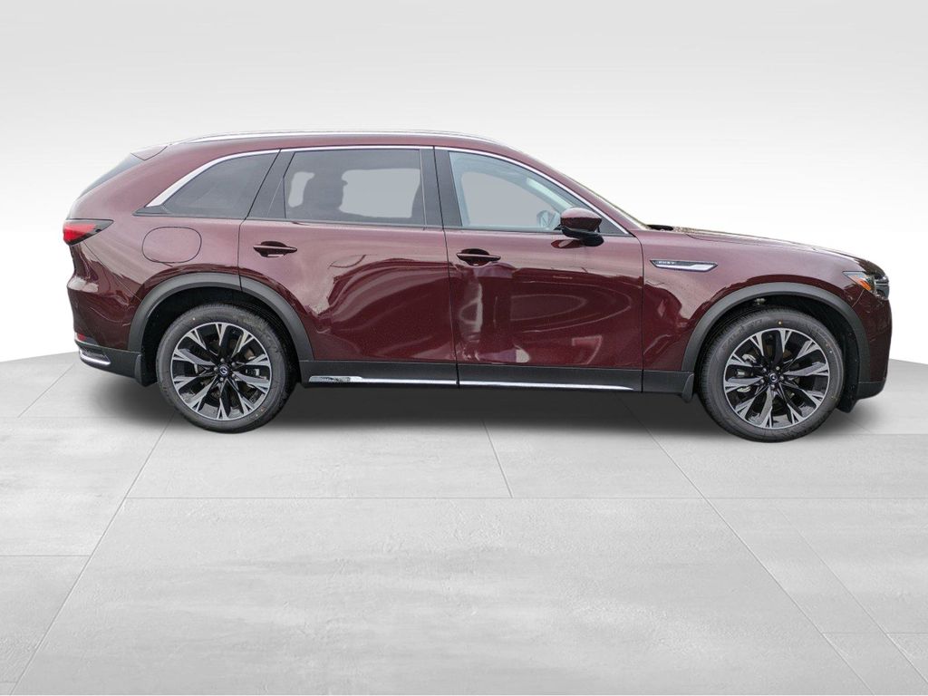 2024 Mazda CX-90 Premium photo 3