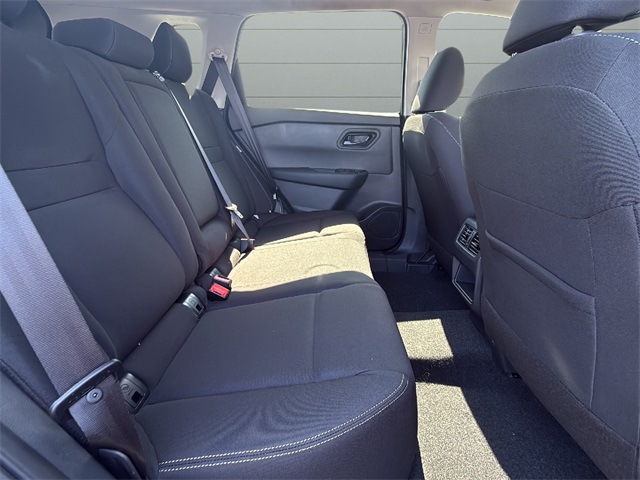 2026 Nissan Rogue S photo 8