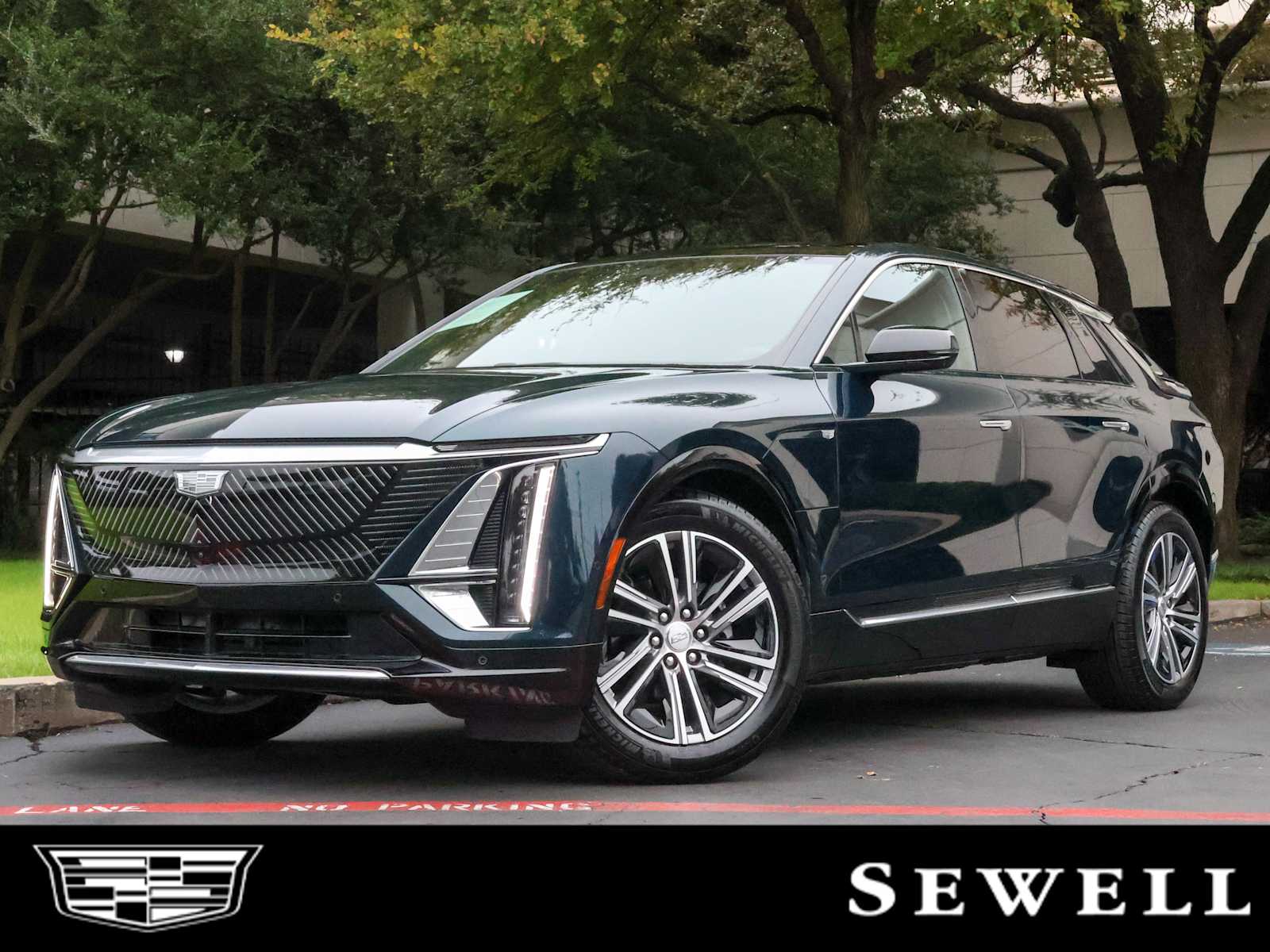 2025 Cadillac LYRIQ Luxury 1's photo