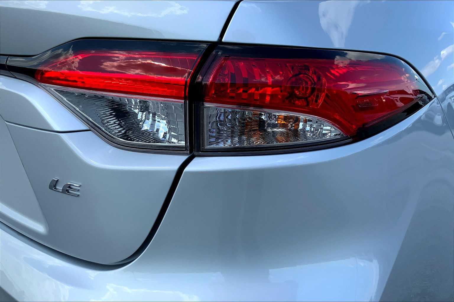 2024 Toyota Corolla LE photo 28