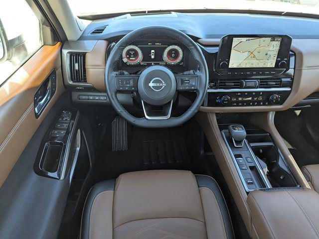 2025 Nissan Pathfinder Platinum photo 22
