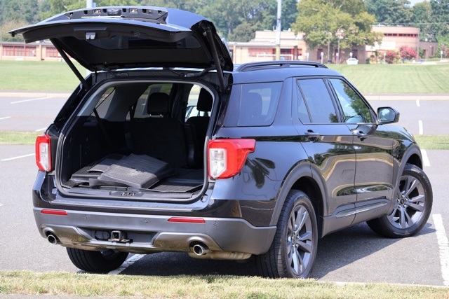 2022 Ford Explorer XLT photo 2