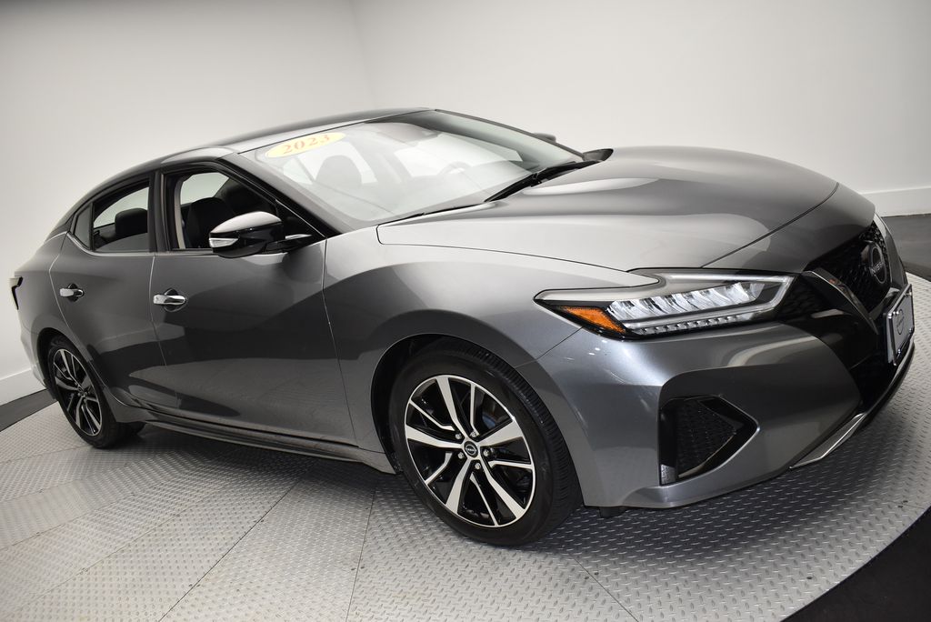 2023 Nissan Maxima SV photo 3