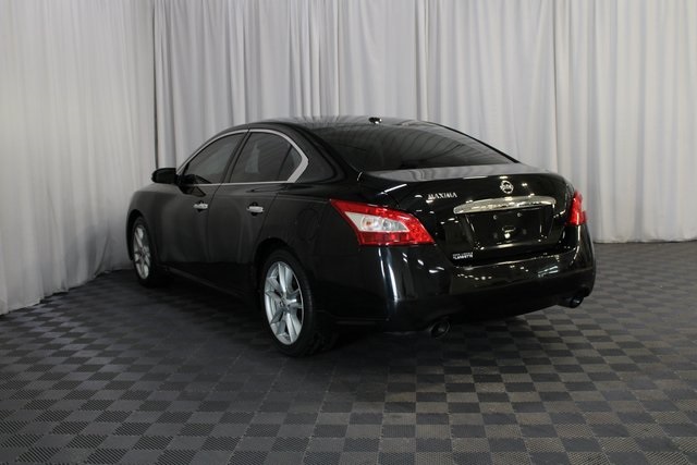 2010 Nissan Maxima SV photo 2